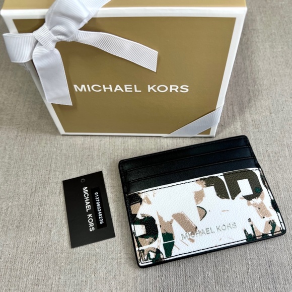 🎁 MICHAEL KORS Cooper Graphic Logo Tall Card Case - Picture 6 of 8
